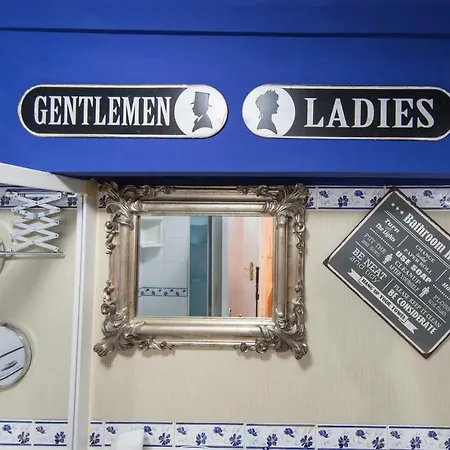 Picoas Artistic Flat * Lisbona