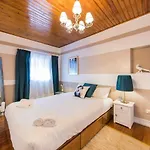 Picoas Artistic Flat